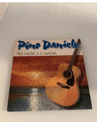 vinile Pino Daniele" tra musica e magia" e Vai mo'
