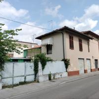 Appartamento con annesso locale commerciale