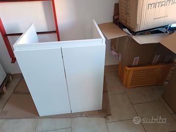 Mobiletto per lavabo 