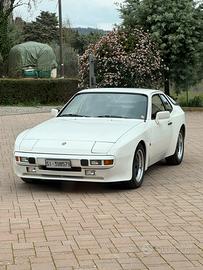 Porsche 944S