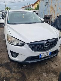 Auto con motore fuso