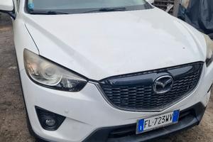 Auto con motore fuso