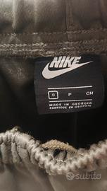 tuta Nike verde militare unisex