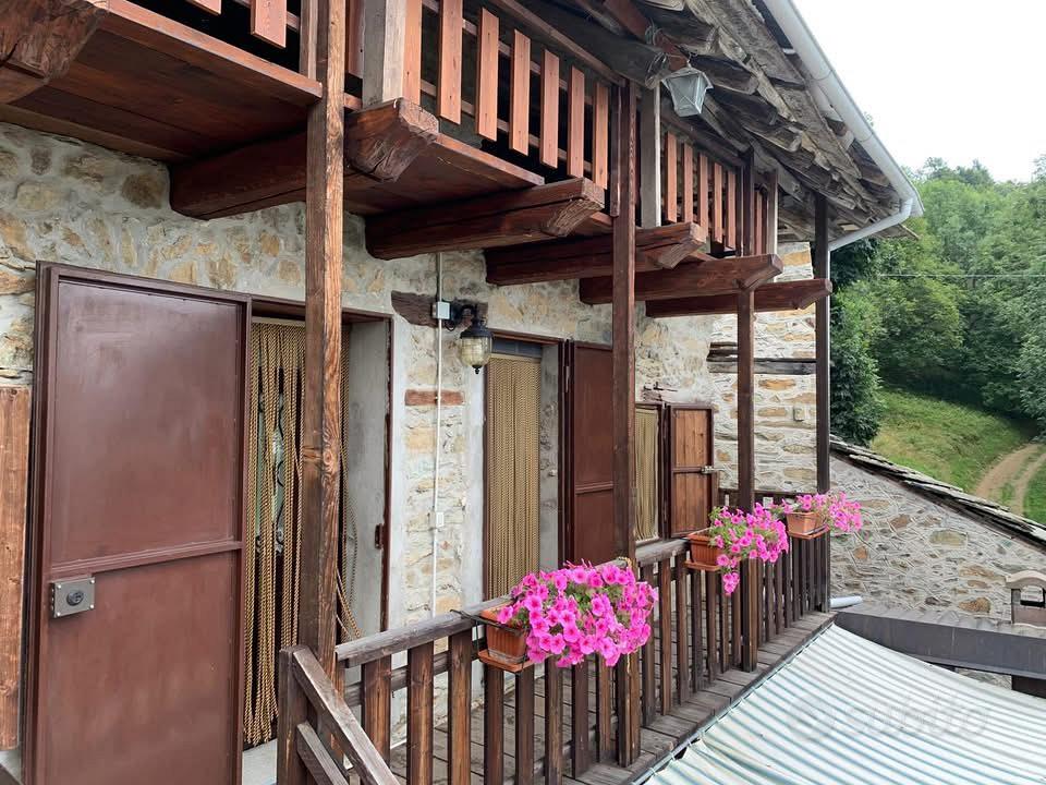 Baita abitabile in borgata - Vista 2