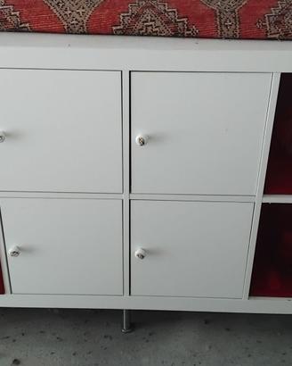 Mobile ikea con accessori