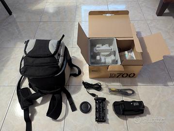 Kit Nikon D700 FF + Grip + 3 obbiettivi + Acc.
