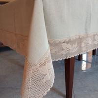 Set tovaglia e tovagli di lino e uncinetto 