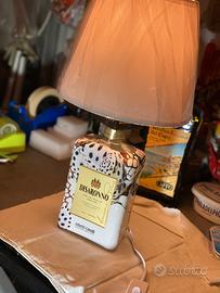 Lampada artigianale con bottiglia di liquore