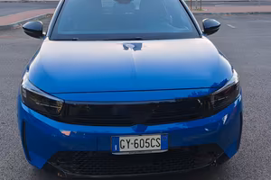 Auto Opel Corsa GS 