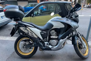 Honda transalp 2011 gomme nuove