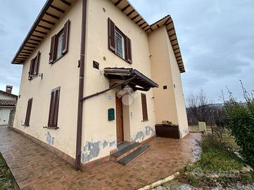 4 LOCALI A GUALDO TADINO