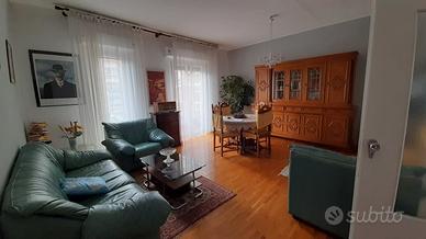 Stanza libera in appartamento 120 mq a Mirafiori