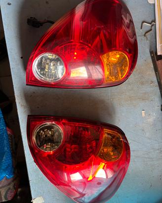 fanali posteriori mitsubishi L200