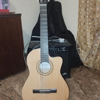 Chitarra classica elettrificata