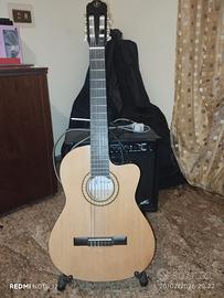 Chitarra classica elettrificata