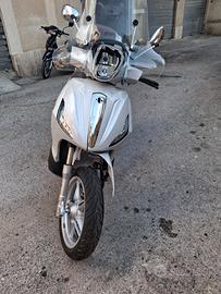 Piaggio Beverly 350