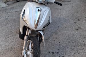 Piaggio Beverly 350