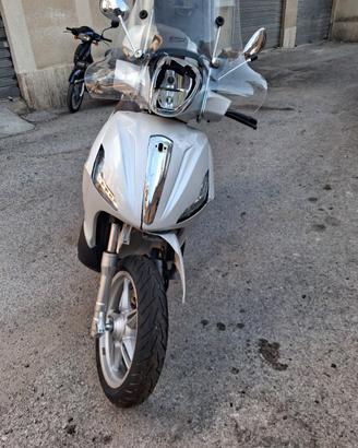 Piaggio Beverly 350