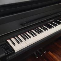 Pianoforte Yamaha Clavinova 585