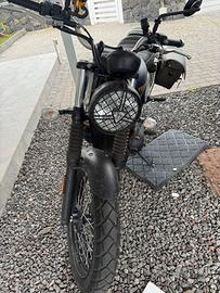 Triumph street scrambler 900