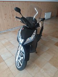 Peugeot Geopolis 250 i.e. "motore piaggio beverly"