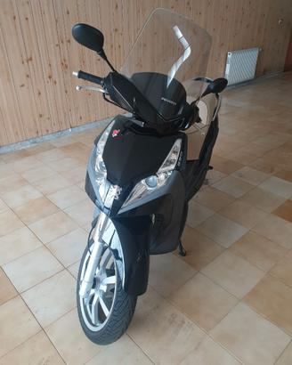 Peugeot Geopolis 250 i.e. "motore piaggio beverly"