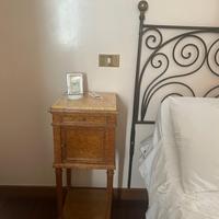 Comodini di antiquariato 800