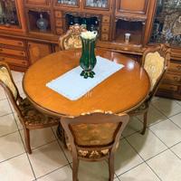 Tavolo in legno allungabile + sedie