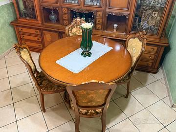 Tavolo in legno allungabile + sedie