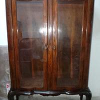 vetrina soggiorno anni primi 900