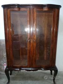 vetrina soggiorno anni primi 900