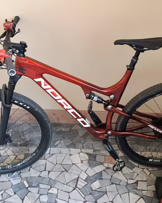 Mtb full carbon full suspended