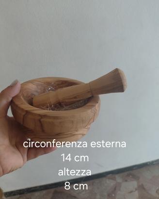 mortaio in legno di ulivo 