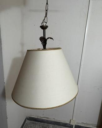 Lampada a soffitto con paralume