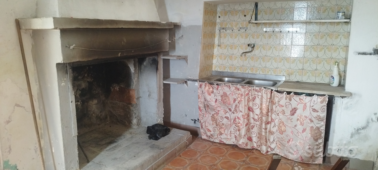 Casa a tufillo con terreno - Vista 2