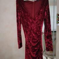 Abito di velluto rosso