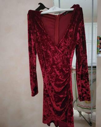 Abito di velluto rosso