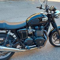 Triumph Bonneville SE- 2013 Special Edition