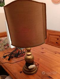 Lampada da tavolo vintage in ottone con paralume