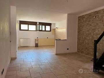 INDIPENDENTE con garage e terrazza