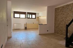 INDIPENDENTE con garage e terrazza