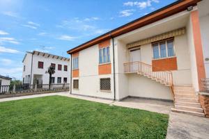 Villa di 180 m² con 4 locali a Poggio Rusco