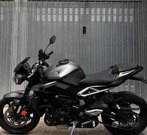 Triumph street triple 765 R - 12/2024 in garanzia