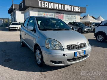 Toyota Yaris 1.0i 16V cat 5 porte Sol