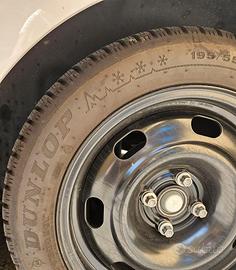 Dunlop winter sport 5 + cerchi Peugeot 208 prima s