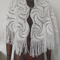 Scialle vintage  all' uncinetto in lana. 