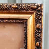 Cornice dorata per quadri datata, 34x44.