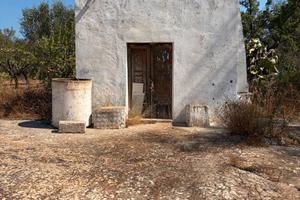 Terreno edificabile con lamia antica