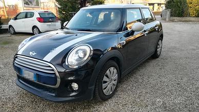 Mini 1.5 Cooper D 5 porte