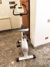 Cyclette solida e robusta